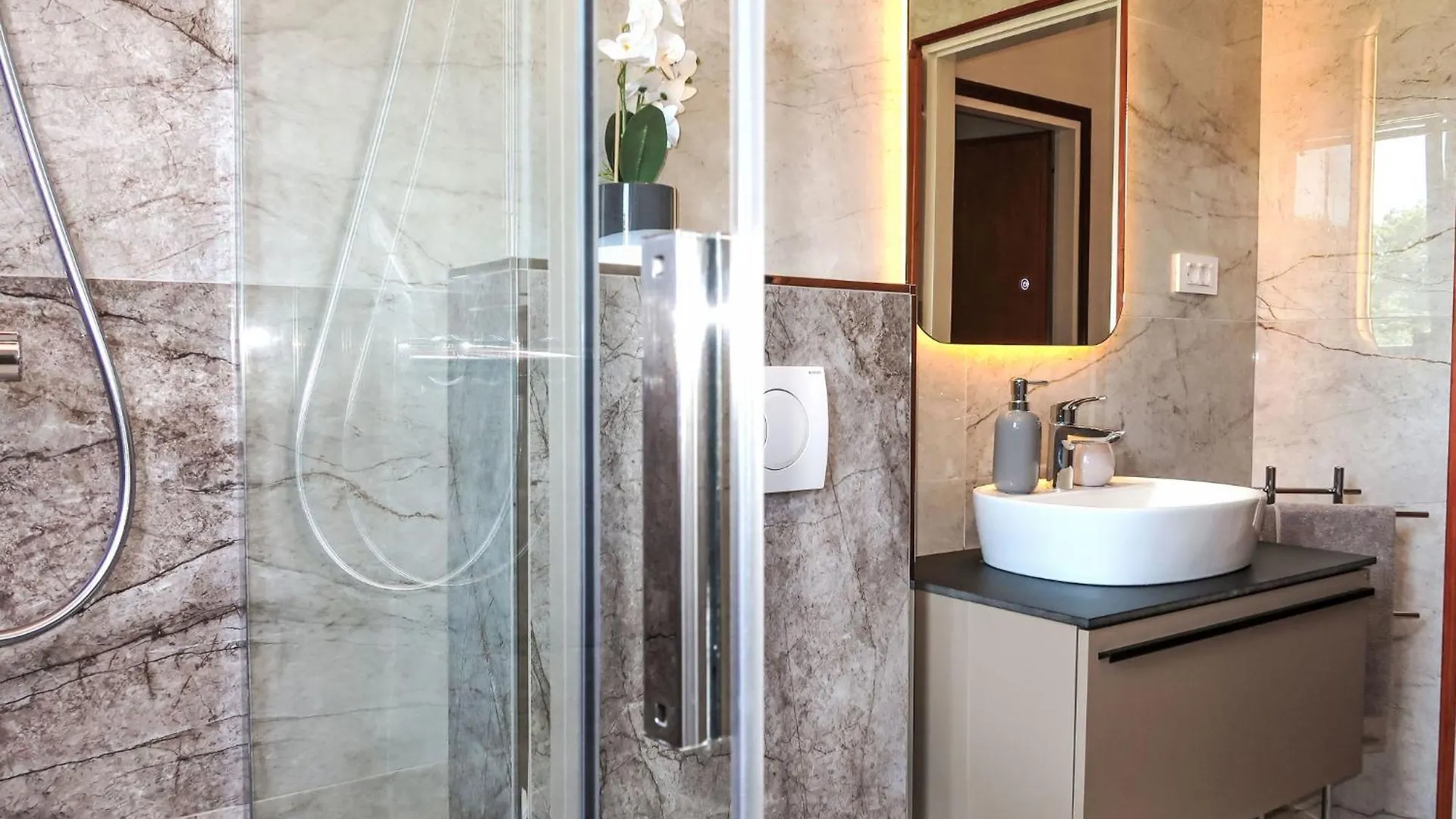 Holiday Home Anteo - Lbn383 By Interhome لابين 0*,